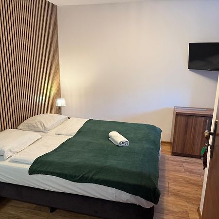 Pod Wydma Hotel Unieście Eksteriør billede