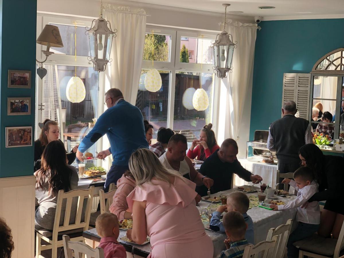 Pod Wydma Hotel Unieście Eksteriør billede