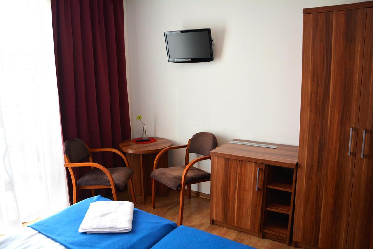 Pod Wydma Hotel Unieście Eksteriør billede